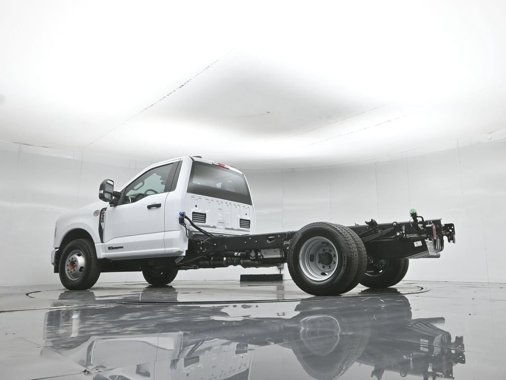 New 2026 Ford F350 XL w/ XL Chrome Package RWD image 44