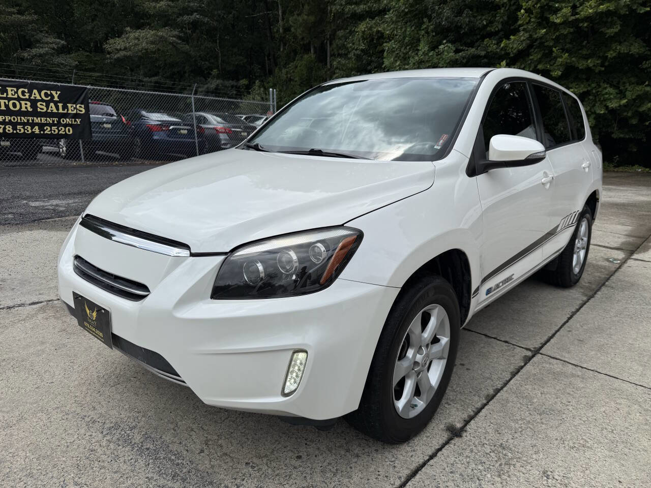 Used 2014 Toyota RAV4 EV image 6
