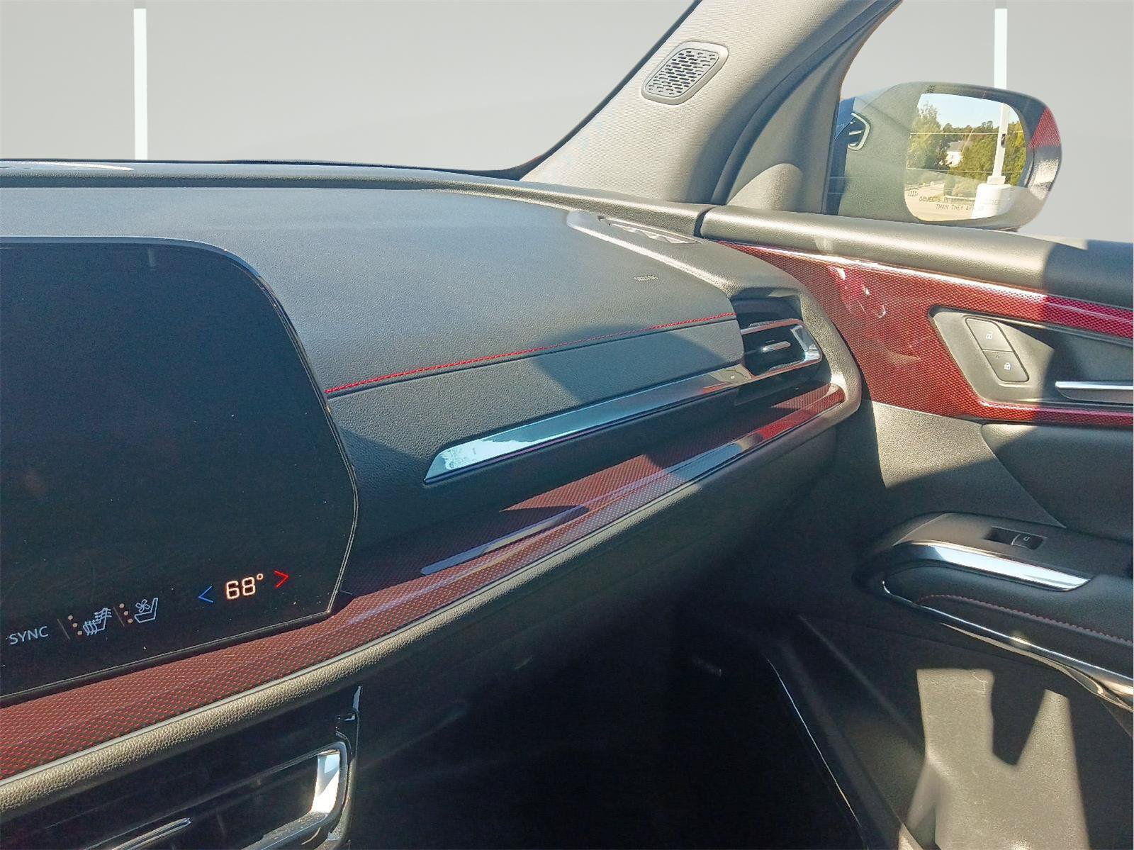 Used 2026 Chevrolet Traverse RS FWD image 25