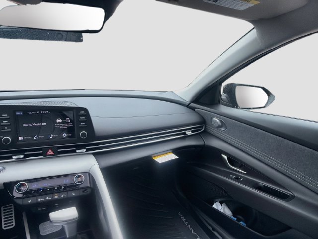 New 2026 Hyundai Elantra SEL Sport FWD image 24