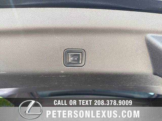 Used 2021 GMC Yukon XL Denali w/ Denali Premium Package AWD/4WD image 26