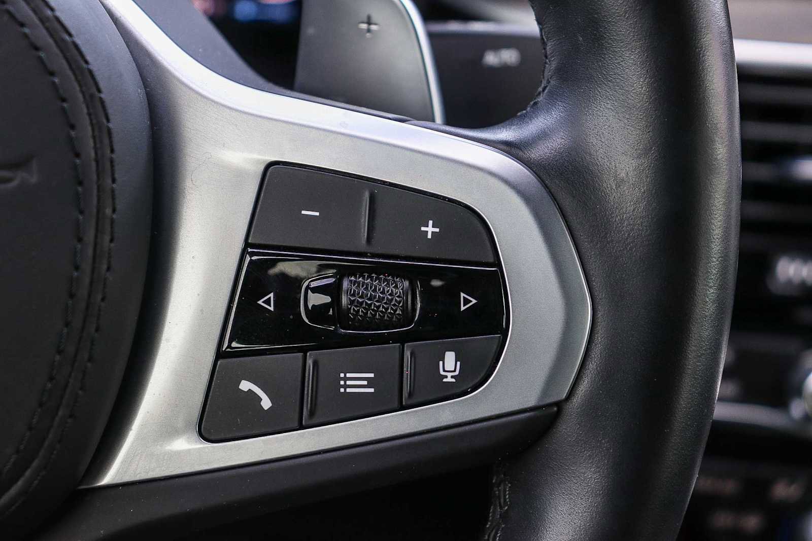 Used 2022 BMW 530e w/ M Sport Package image 21