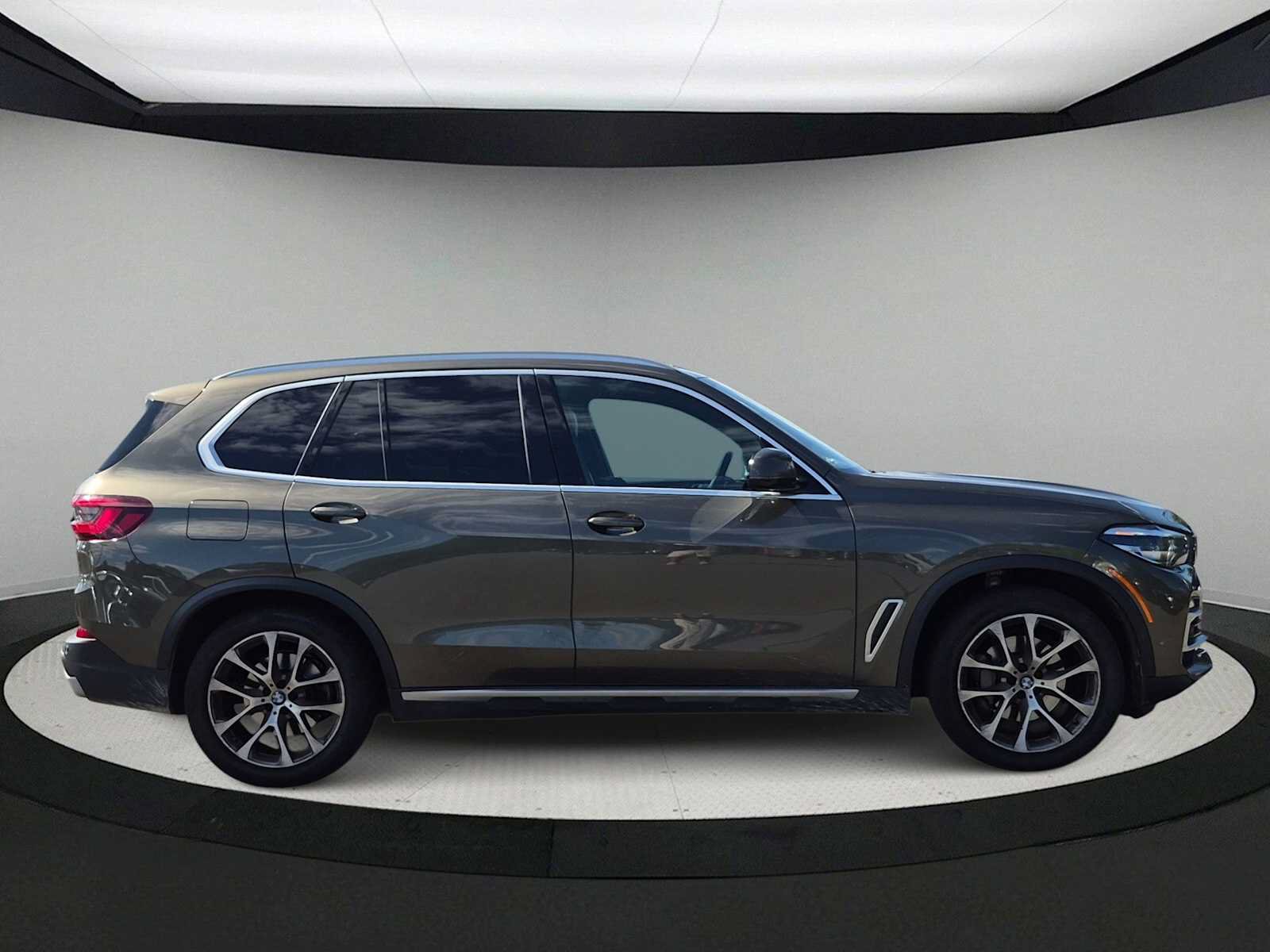 Used 2021 BMW X5 xDrive40i w/ Premium Package AWD/4WD image 9