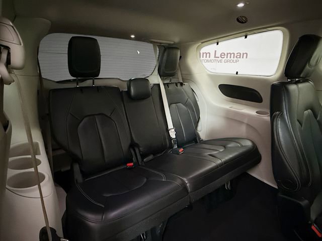 Used 2022 Chrysler Pacifica Touring-L image 26