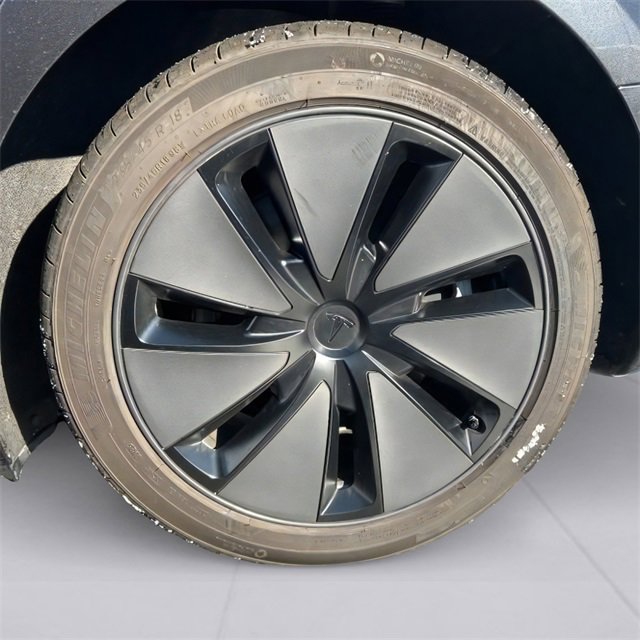 Used 2025 Tesla Model 3 Long Range image 9
