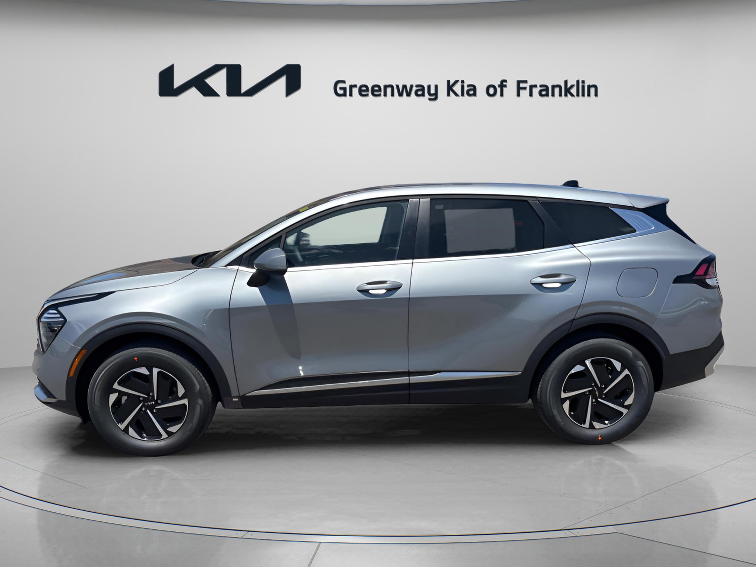 New 2025 Kia Sportage LX image 4