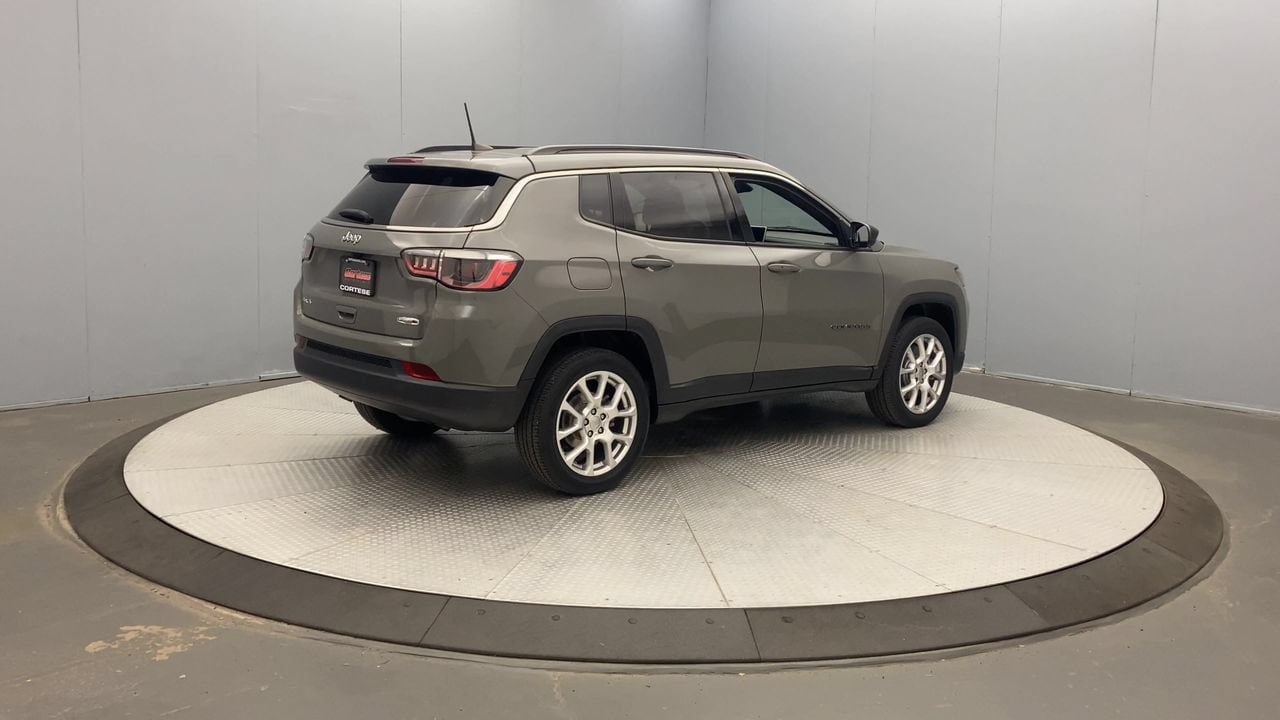 Used 2023 Jeep Compass Latitude AWD/4WD image 5