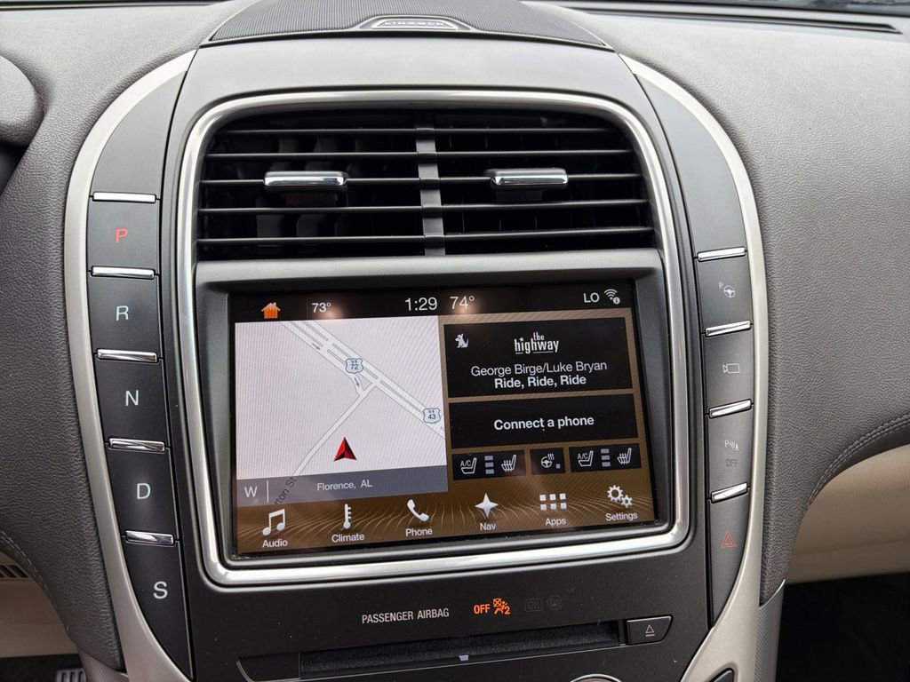 Used 2017 Lincoln MKX Reserve FWD image 16