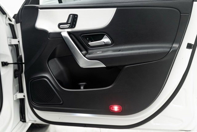 Used 2025 Mercedes-Benz CLA 250 image 31