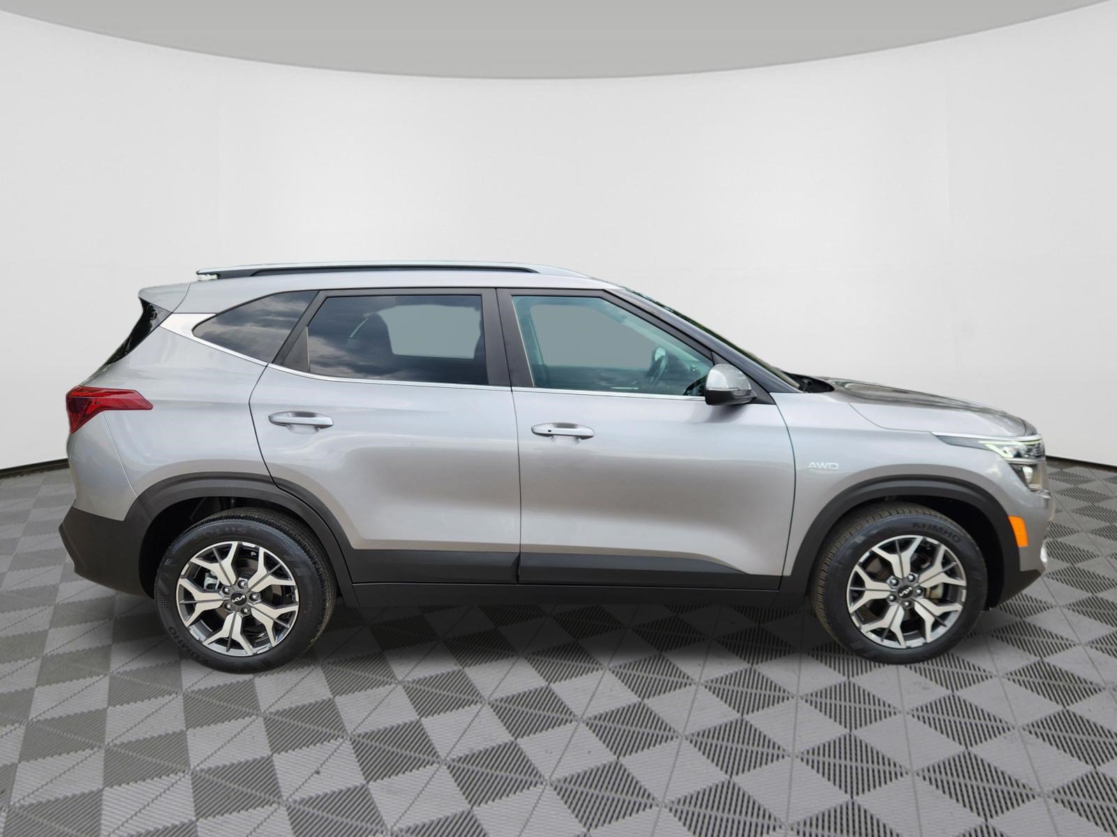 Used 2022 Kia Seltos EX AWD/4WD image 6
