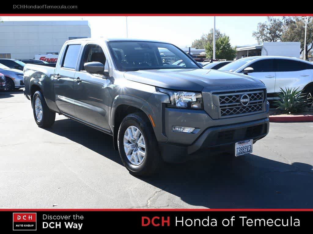 Used 2023 Nissan Frontier SV image 3