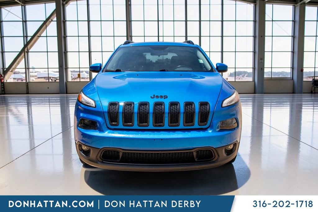Used 2018 Jeep Cherokee Latitude w/ Altitude Package FWD image 24