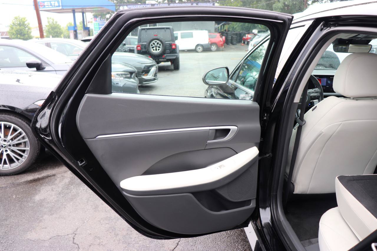 Used 2025 Hyundai Sonata SEL FWD image 24