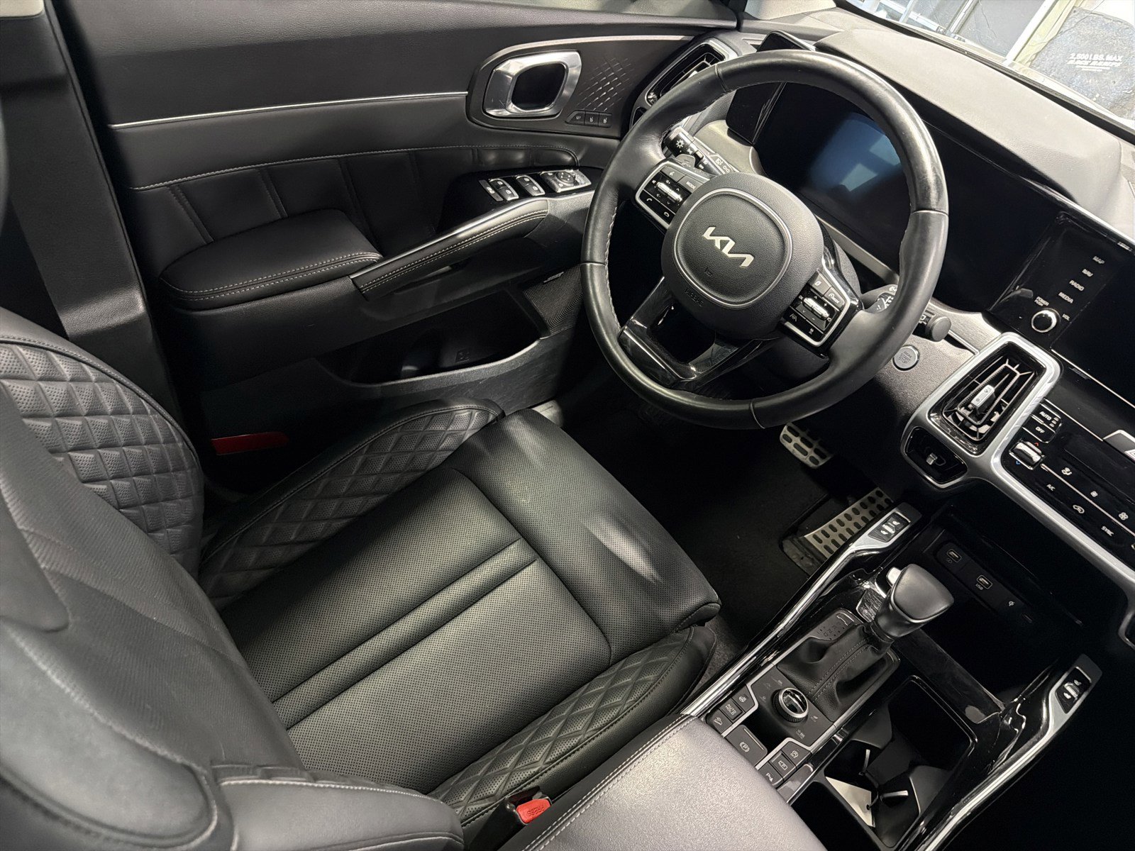 Used 2023 Kia Sorento SX AWD/4WD image 9