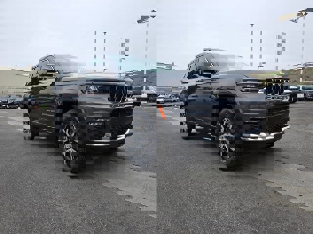 New 2025 Jeep Grand Cherokee L Limited w/ Trailer Tow Package image 11