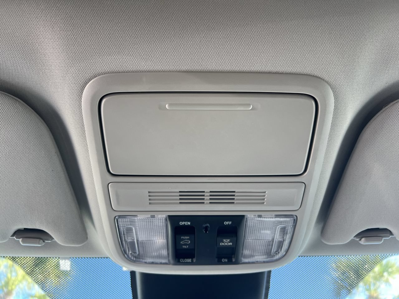 Used 2025 Honda Odyssey Elite image 29