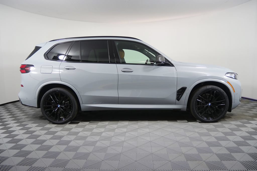 Used 2026 BMW X5 xDrive40i w/ M Sport Package AWD/4WD image 6