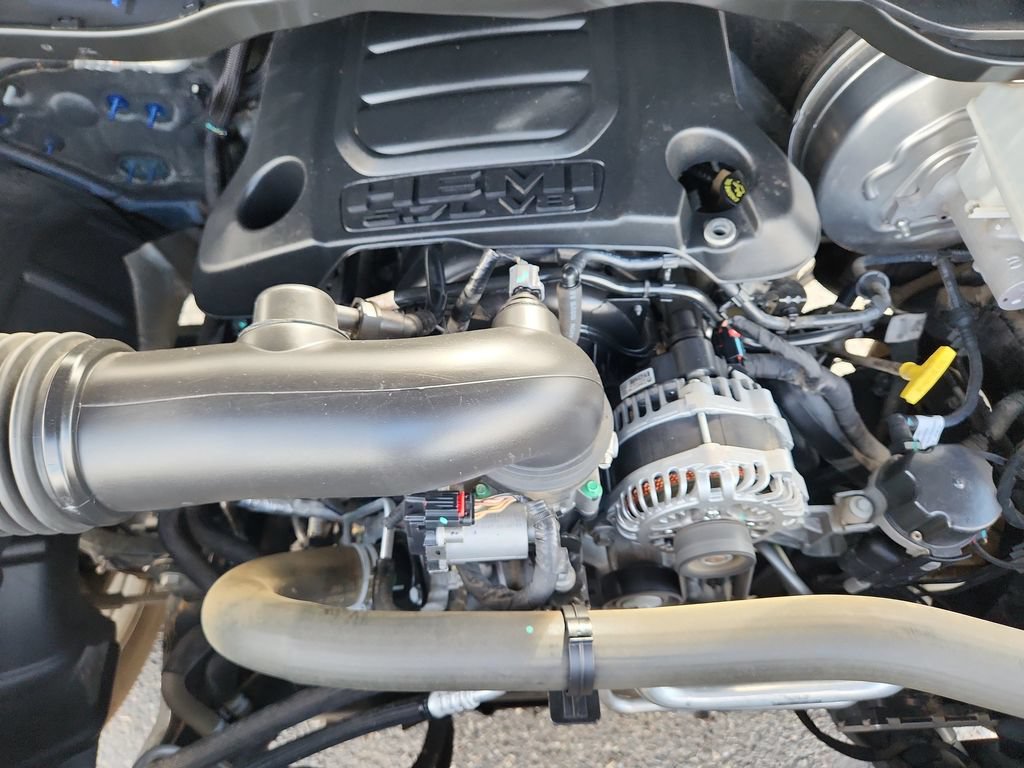 Used 2019 RAM 1500 Laramie AWD/4WD image 25