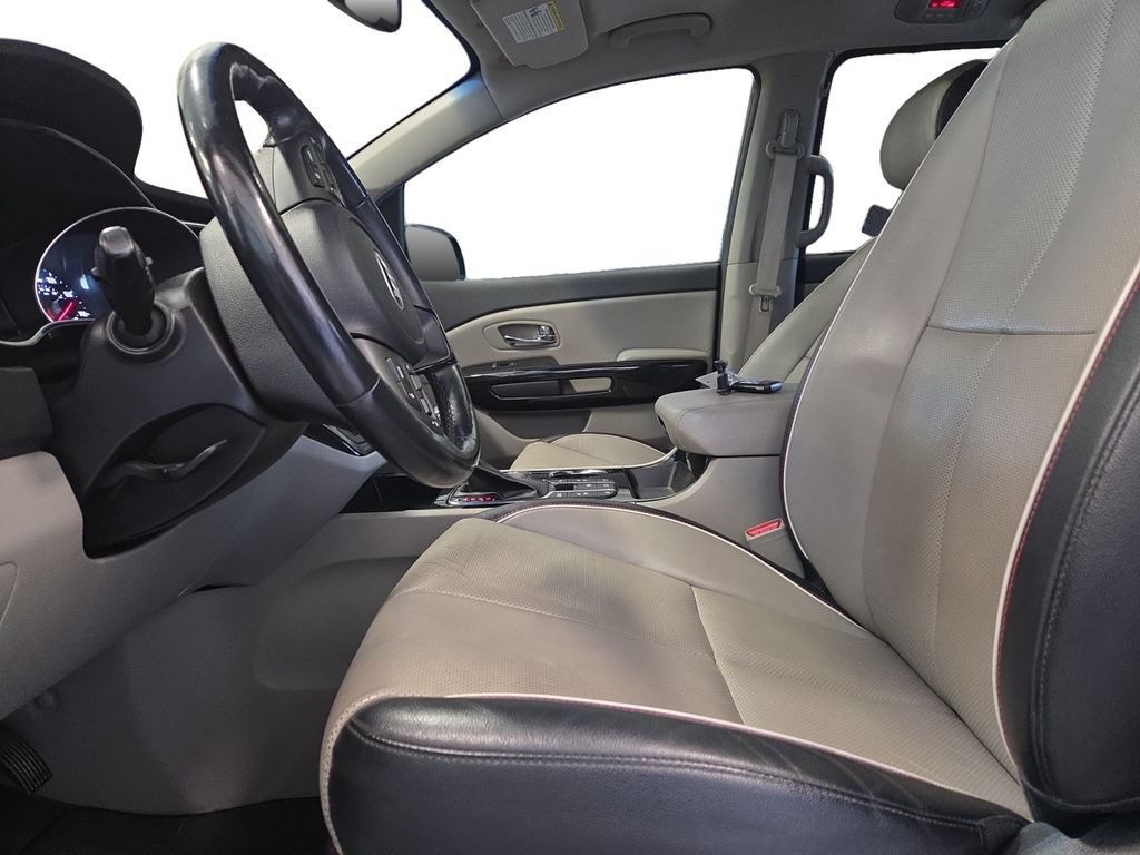 Used 2021 Kia Sedona SX FWD image 23