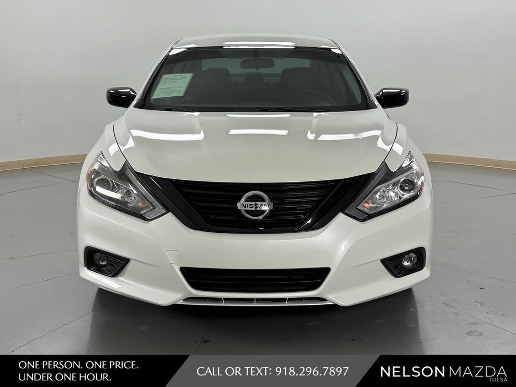 Used 2018 Nissan Altima 2.5 SR w/ SR Midnight Edition FWD image 2