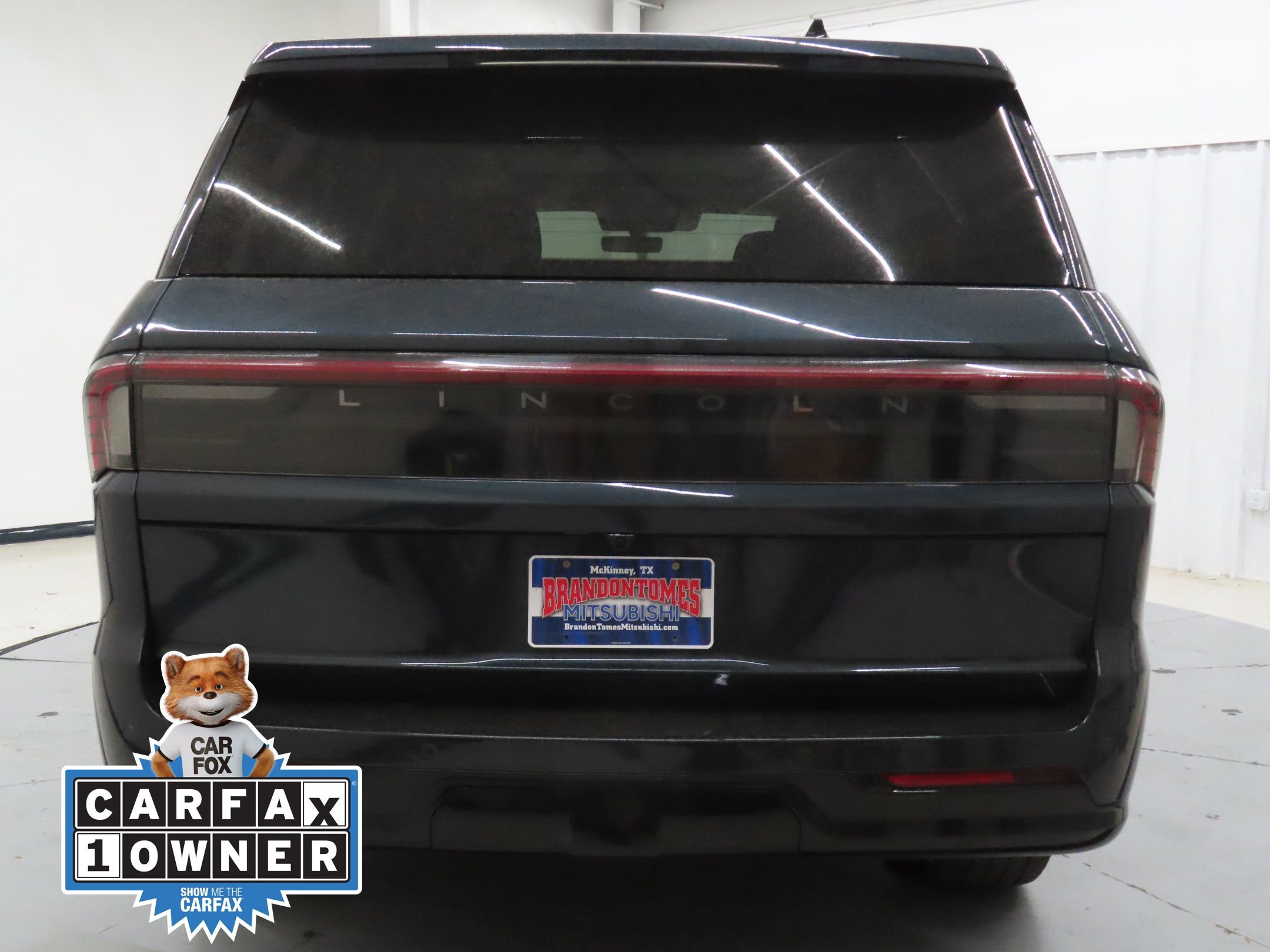 Used 2025 Lincoln Navigator Reserve image 4