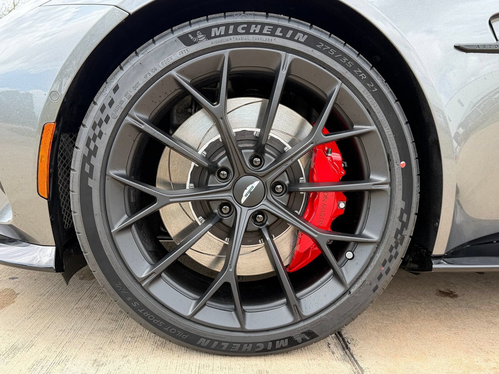 New 2026 Aston Martin V8 Vantage S RWD image 4