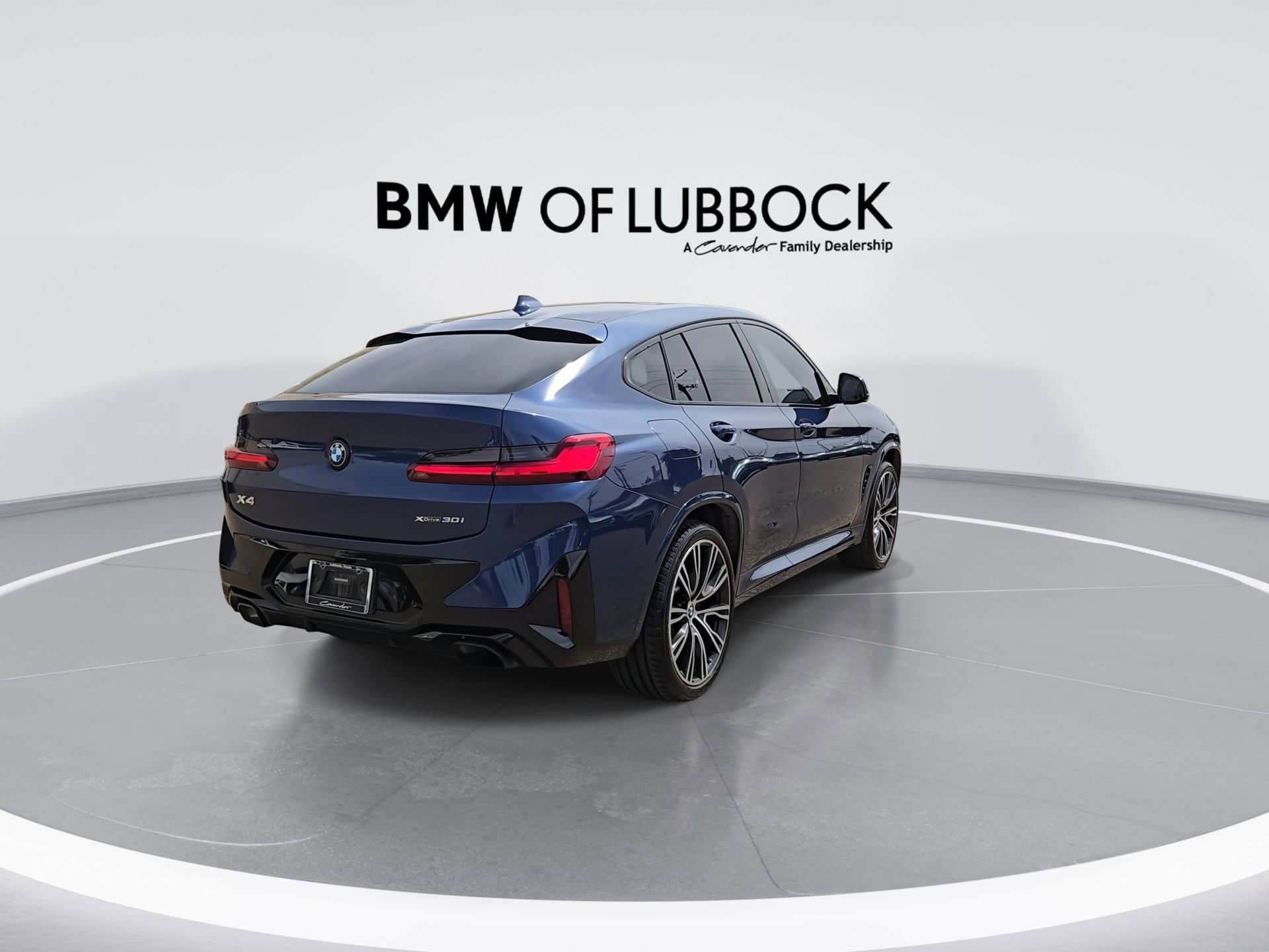 Used 2022 BMW X4 xDrive30i w/ M Sport Package AWD/4WD image 8