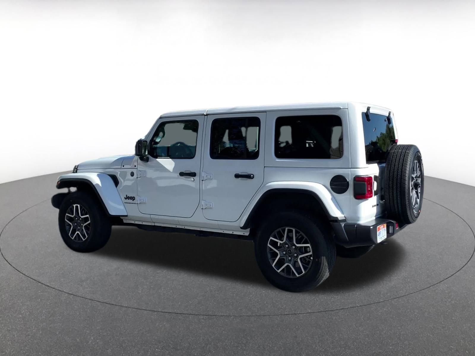 Used 2025 Jeep Wrangler Sahara image 10