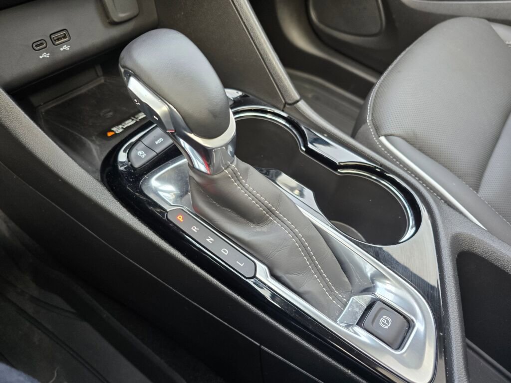 Used 2024 Buick Encore GX Avenir w/ Avenir Technology Package image 36