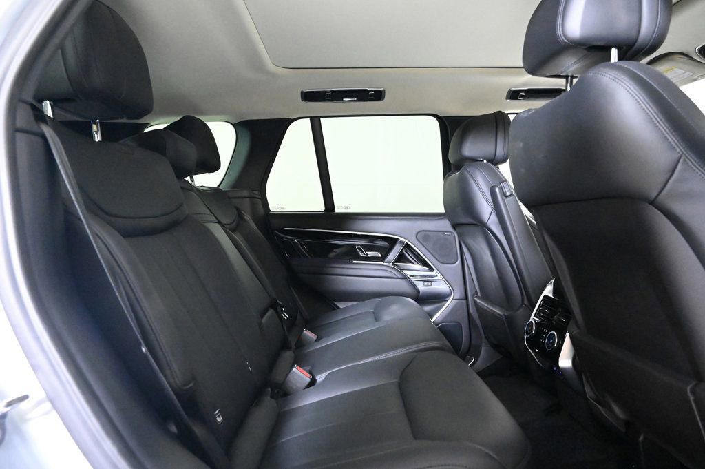 Used 2023 Land Rover Range Rover SE image 17