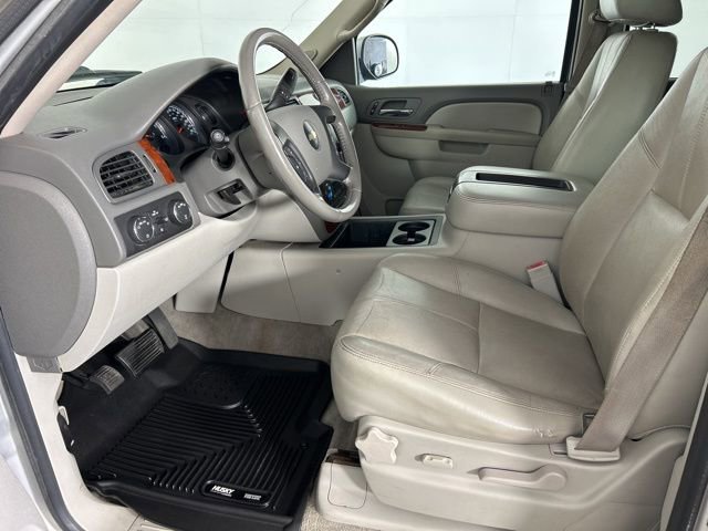 Used 2010 Chevrolet Suburban LT AWD/4WD image 27