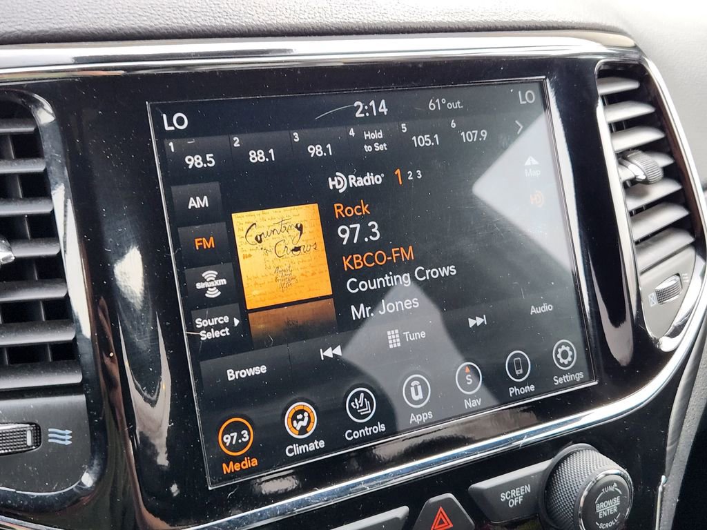 Used 2021 Jeep Grand Cherokee Laredo X image 22