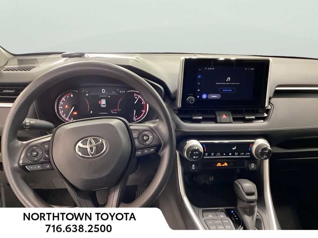 Used 2025 Toyota RAV4 XLE AWD/4WD image 20