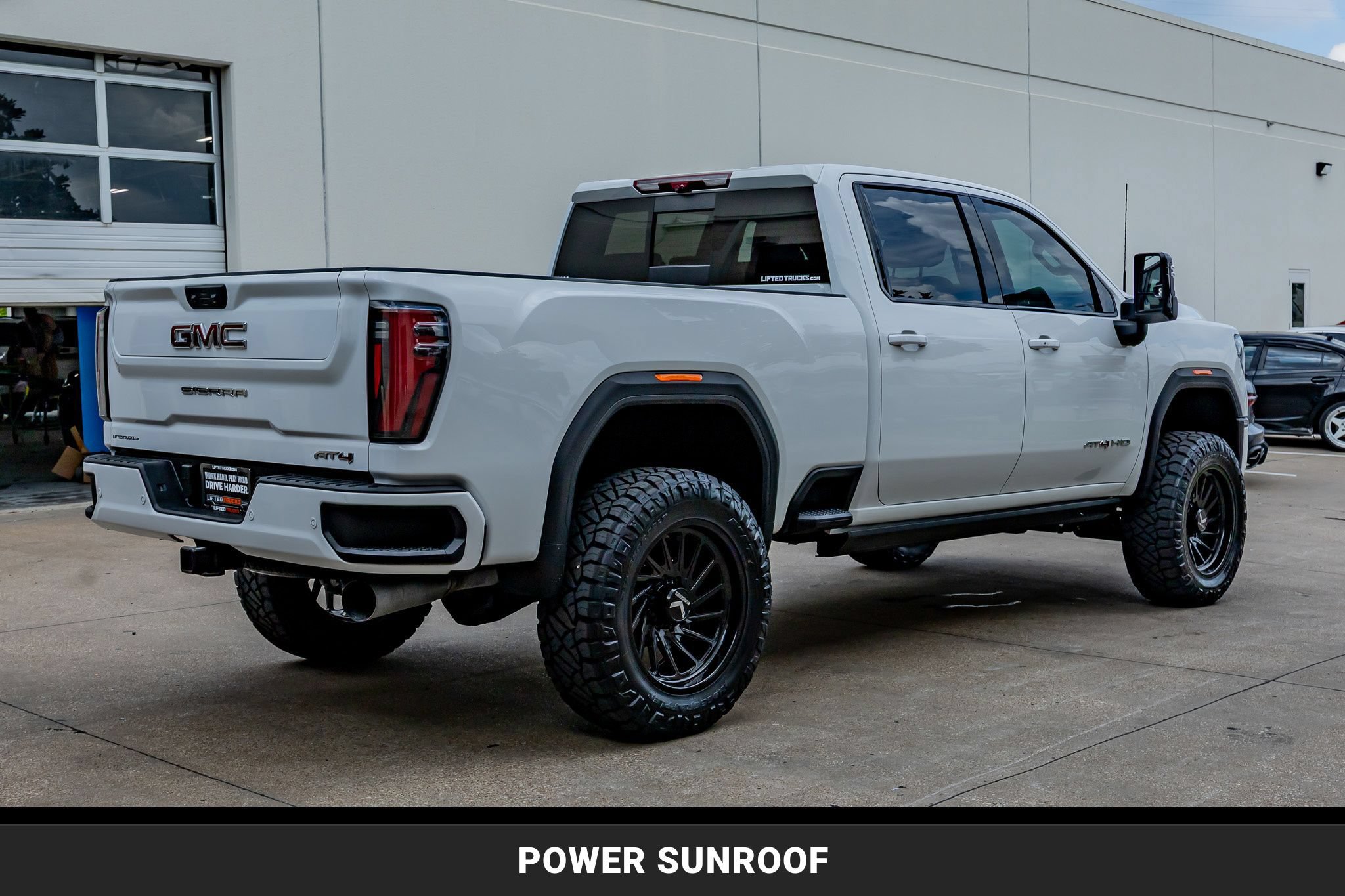 Used 2025 GMC Sierra 2500 AT4 w/ AT4 Premium Plus Package AWD/4WD image 10