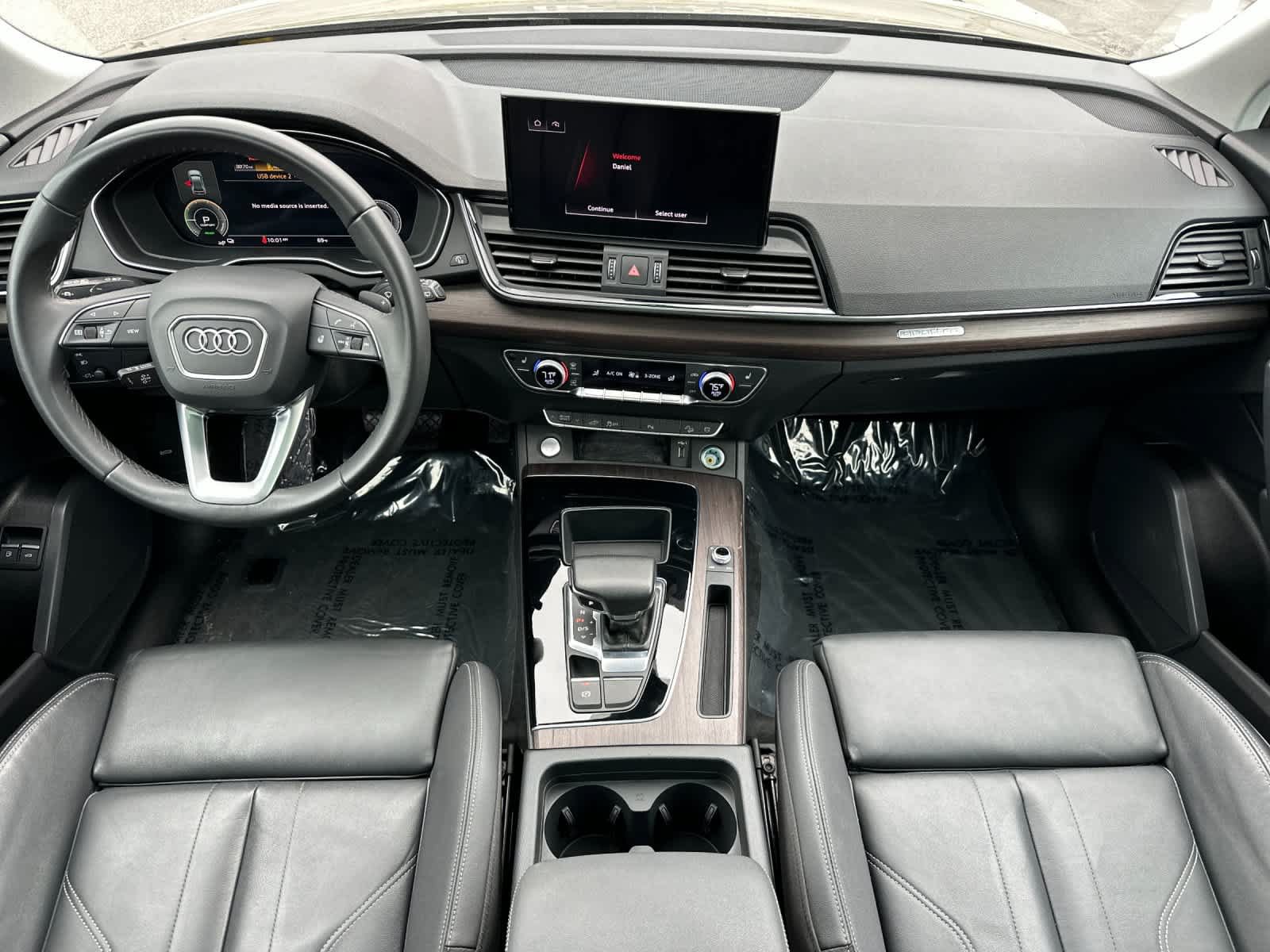 Used 2023 Audi Q5 e Premium w/ Convenience Package AWD/4WD image 3
