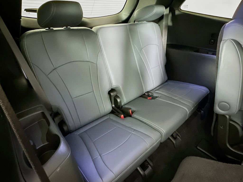 Used 2023 Buick Enclave Essence image 32