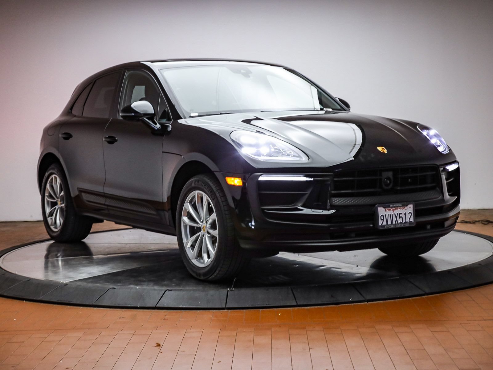 Certified 2026 Porsche Macan AWD/4WD image 29