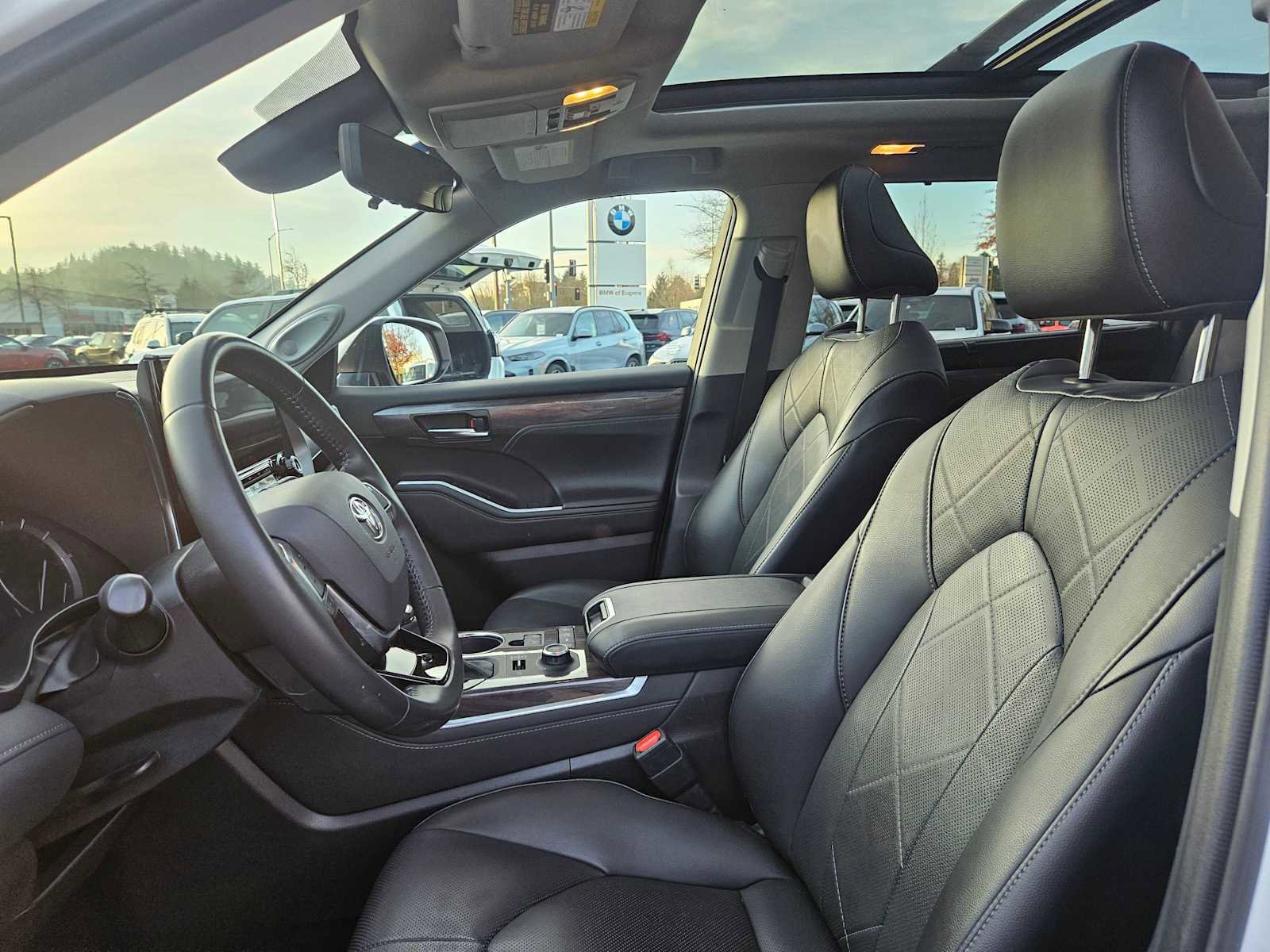 Used 2021 Toyota Highlander Platinum image 24