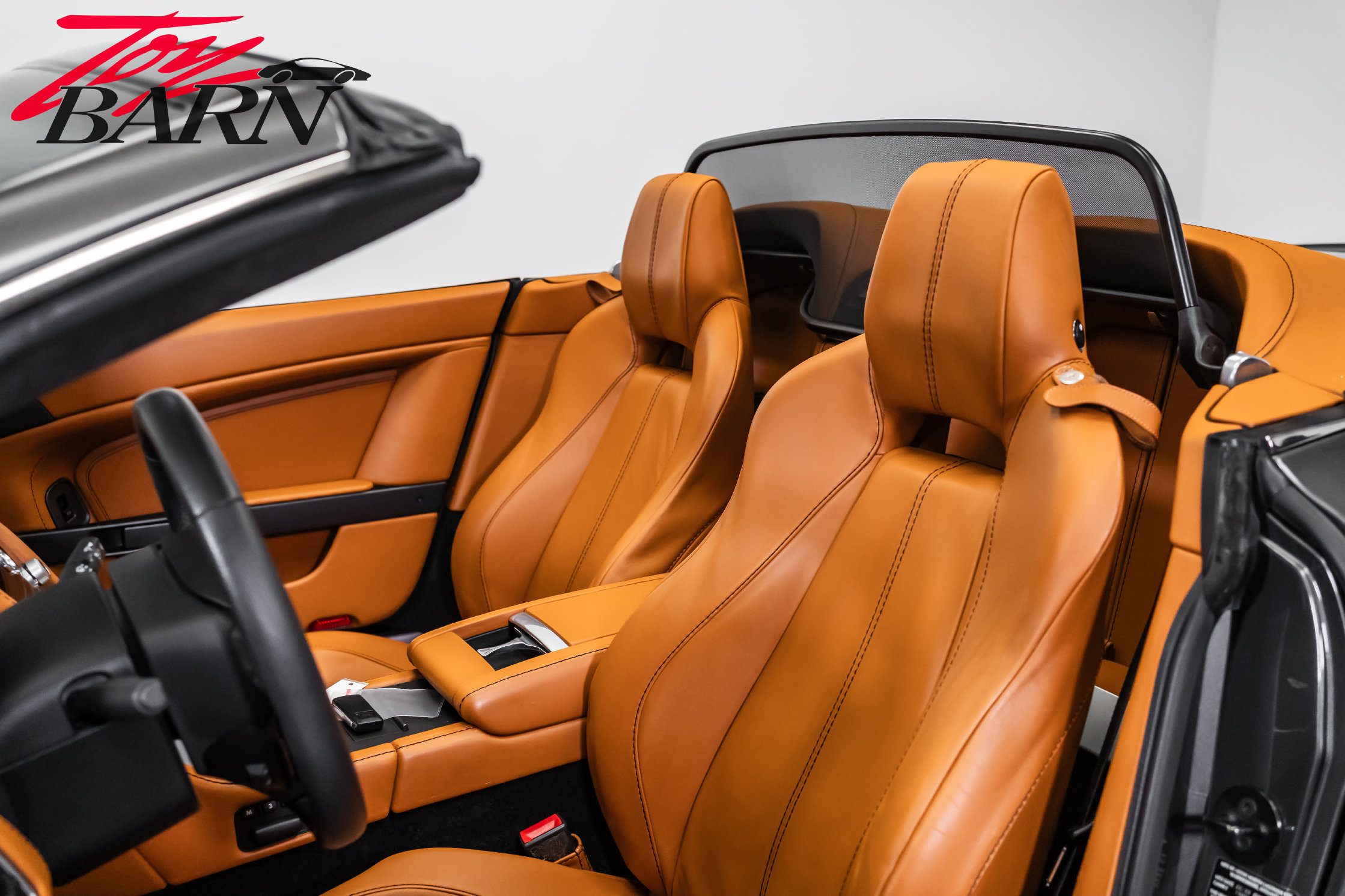 Used 2009 Aston Martin V8 Vantage Roadster RWD image 27