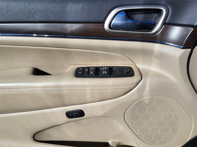 Used 2017 Jeep Grand Cherokee Limited image 14