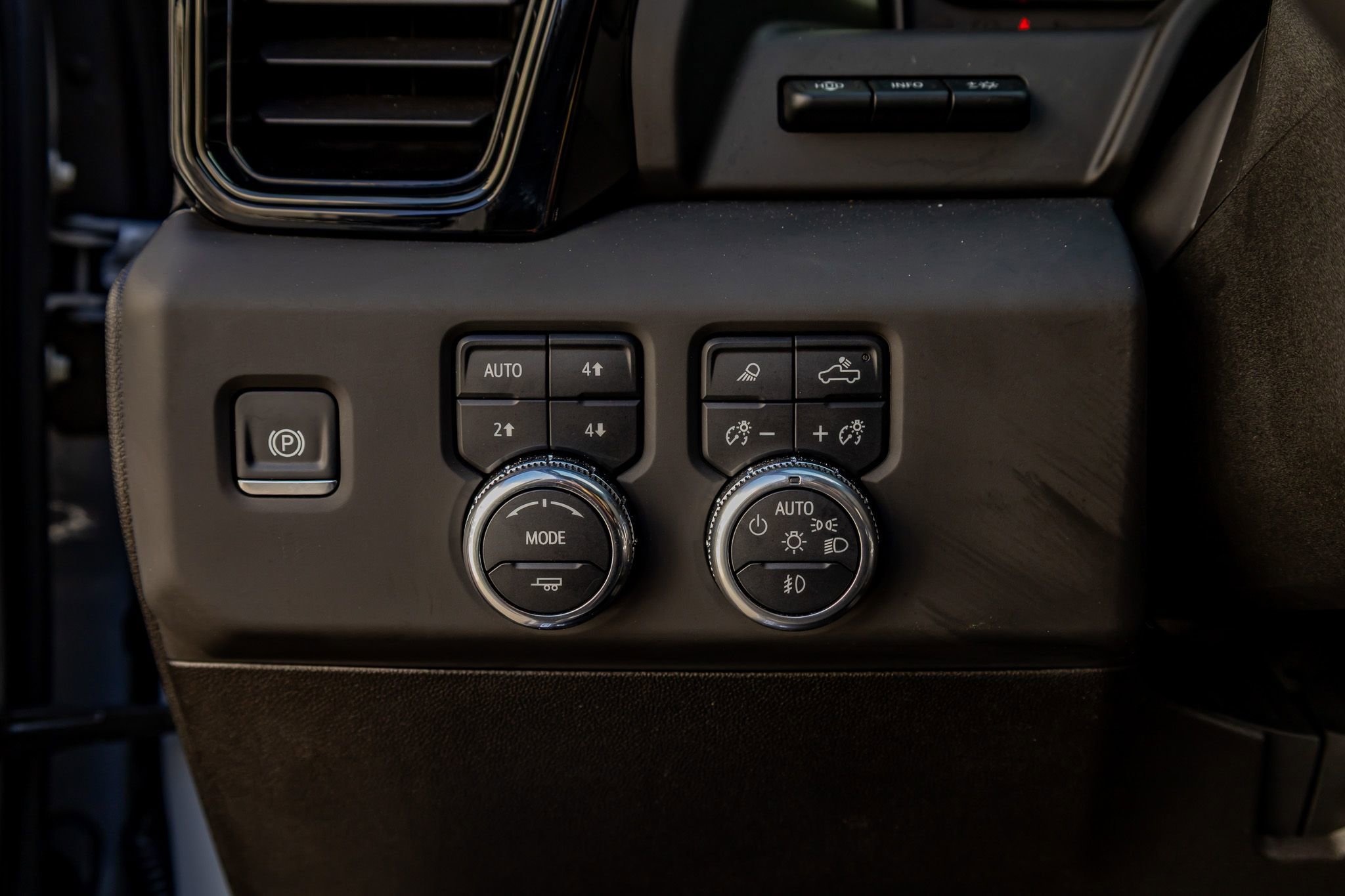 Used 2025 GMC Sierra 2500 AT4X image 22