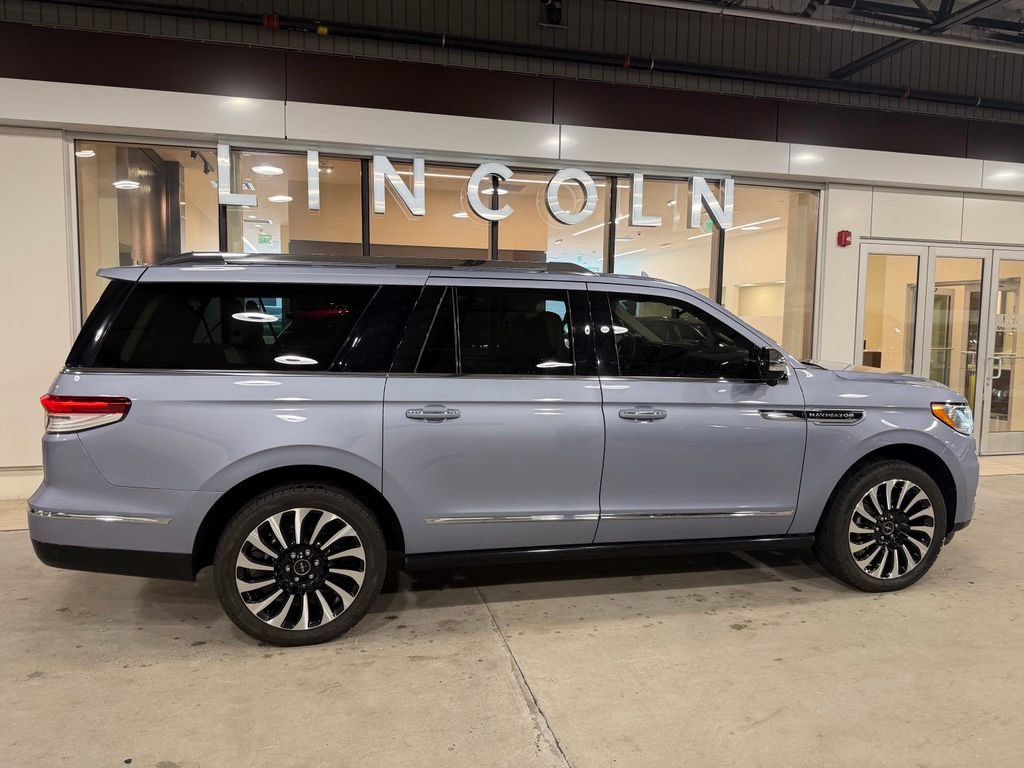 Used 2022 Lincoln Navigator L Black Label AWD/4WD image 6