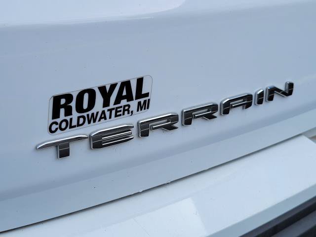 Used 2022 GMC Terrain SLE w/ LPO, Floor Liner Package FWD image 6