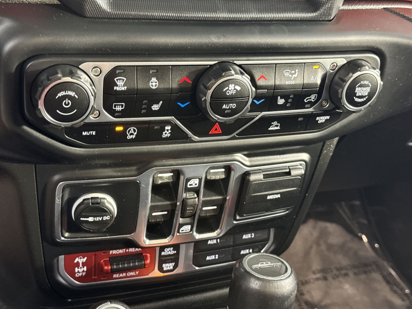 Used 2020 Jeep Gladiator Rubicon AWD/4WD image 33
