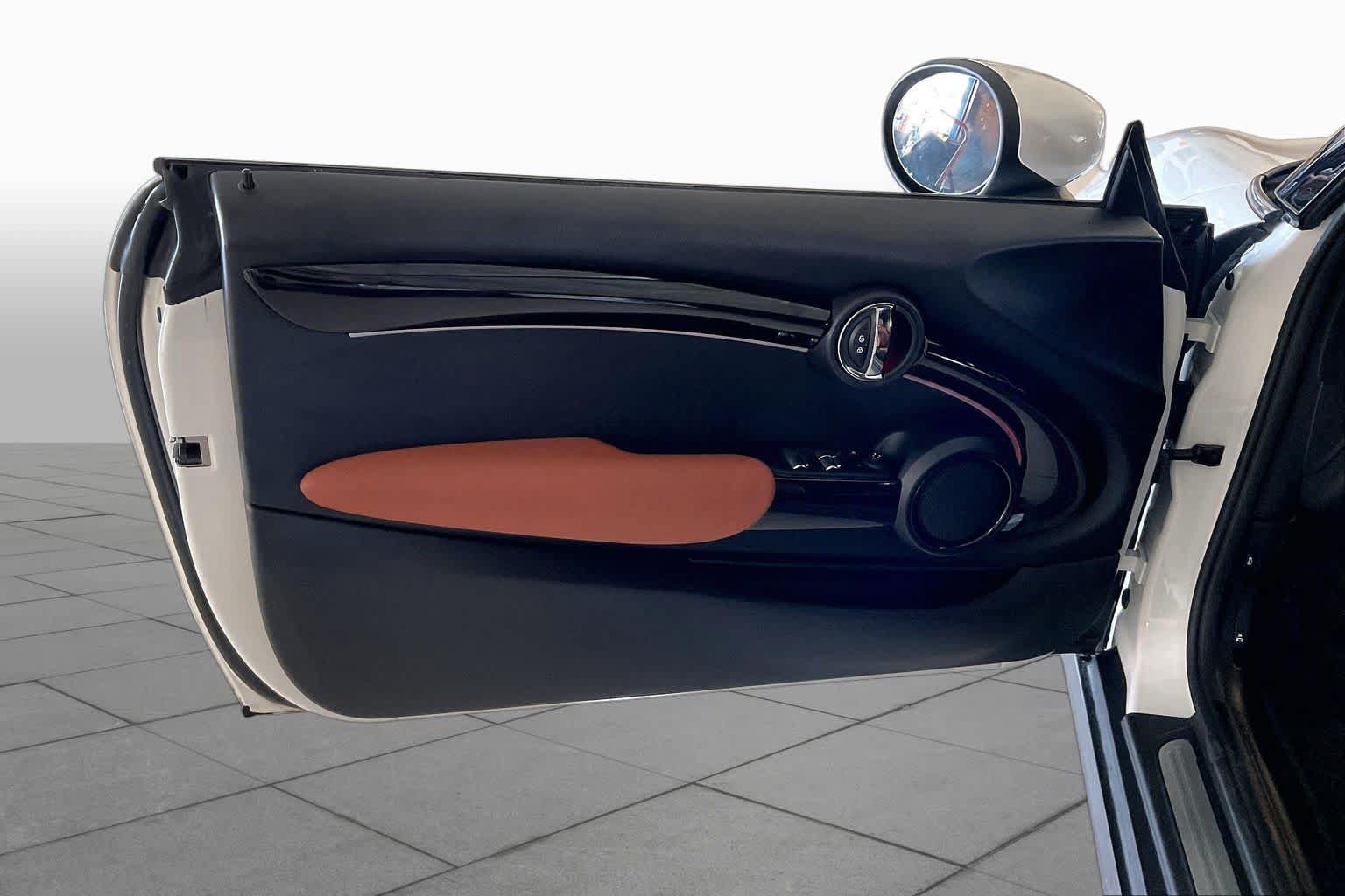 Used 2024 MINI Cooper Convertible w/ Signature Upholstery Package FWD image 19
