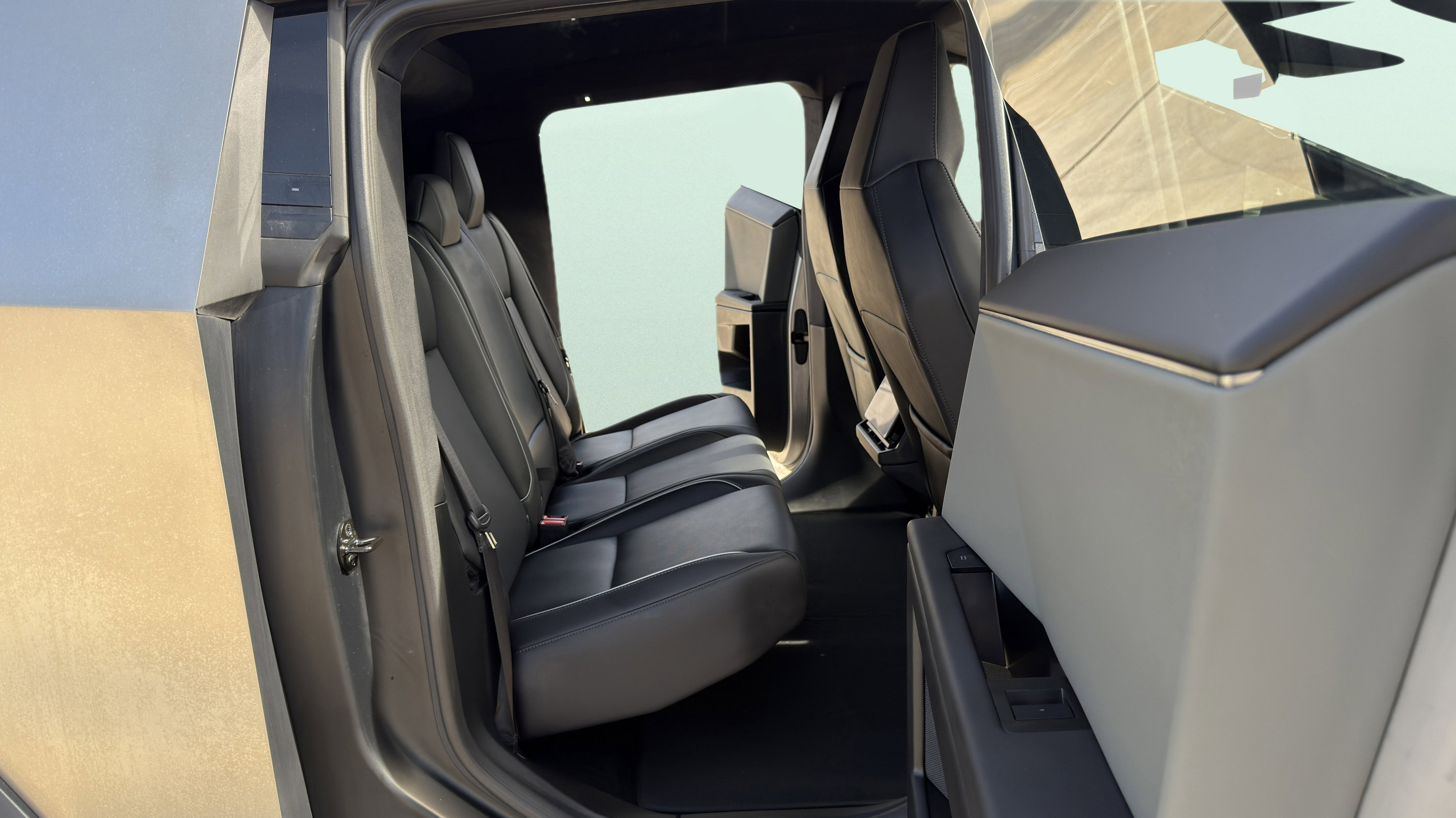 Used 2025 Tesla Cybertruck AWD Crew Cab image 51