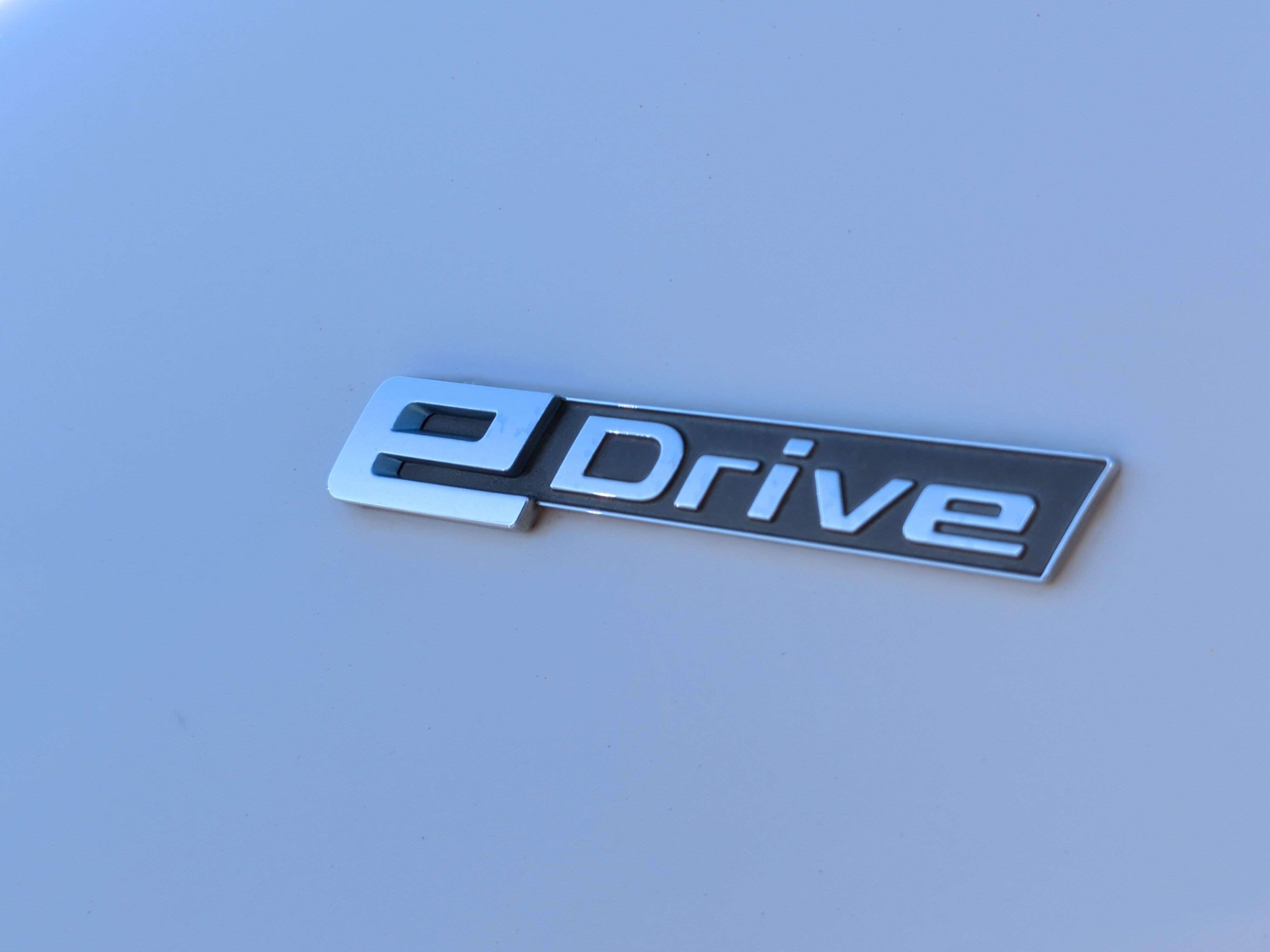 Used 2018 BMW 330e w/ M Sport Package image 12