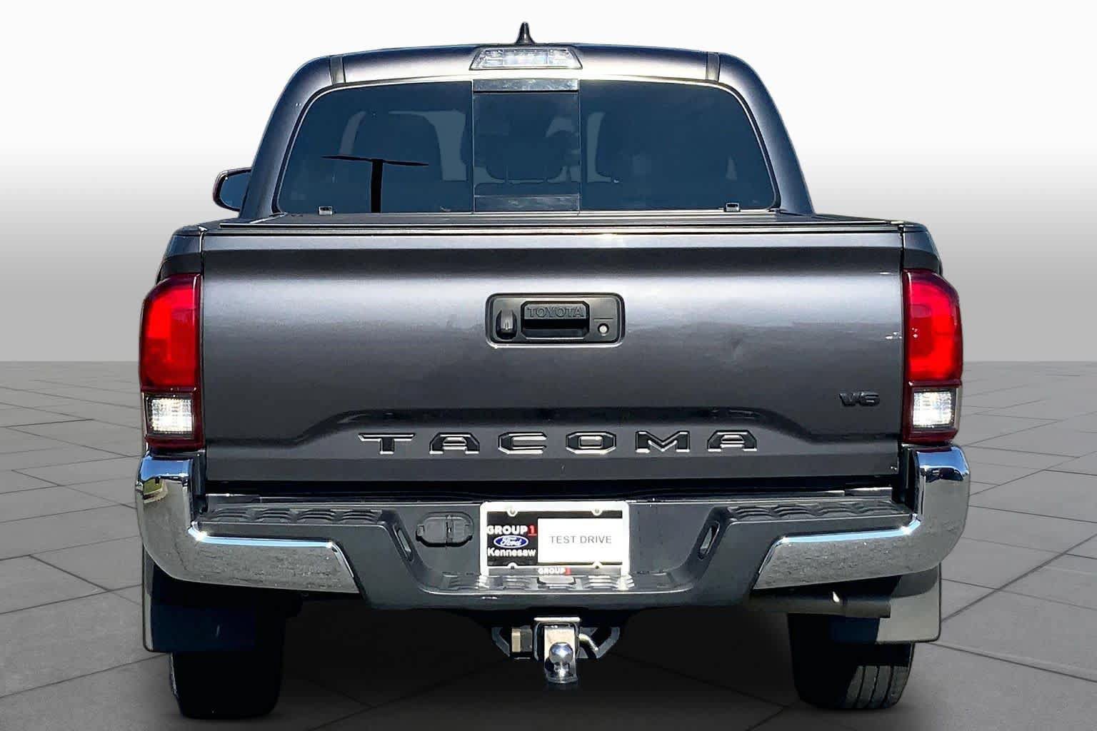 Used 2021 Toyota Tacoma SR5 RWD image 5