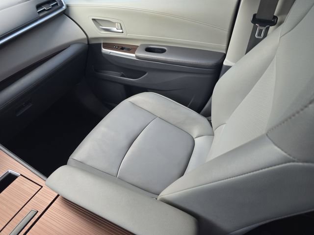 Used 2022 Toyota Sienna XLE FWD image 16