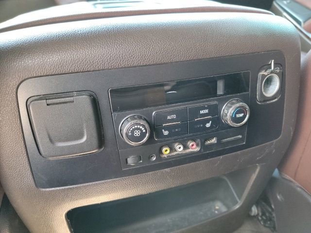 Used 2015 Chevrolet Suburban LTZ image 10